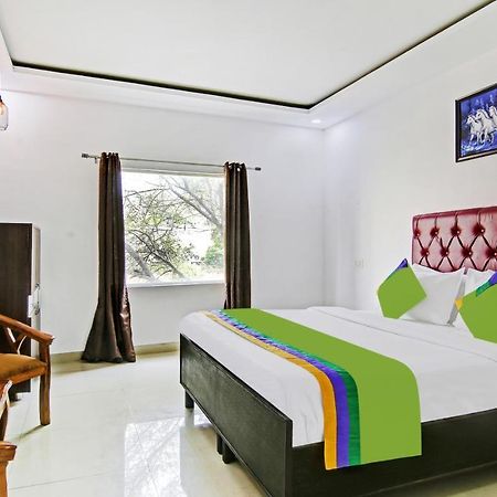 Treebo Royal Empire Adarsh Nagar, Chandigarh Otel Dış mekan fotoğraf