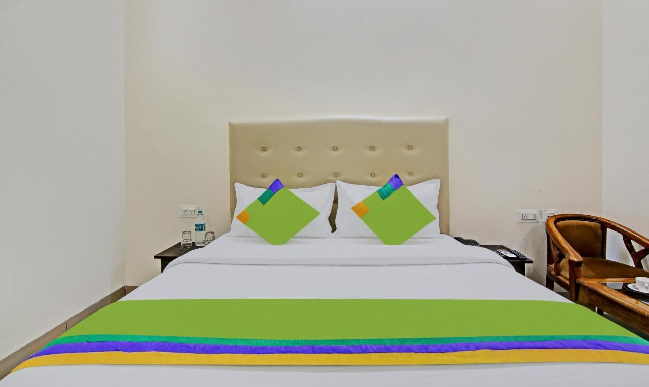 Treebo Royal Empire Adarsh Nagar, Chandigarh Otel Dış mekan fotoğraf