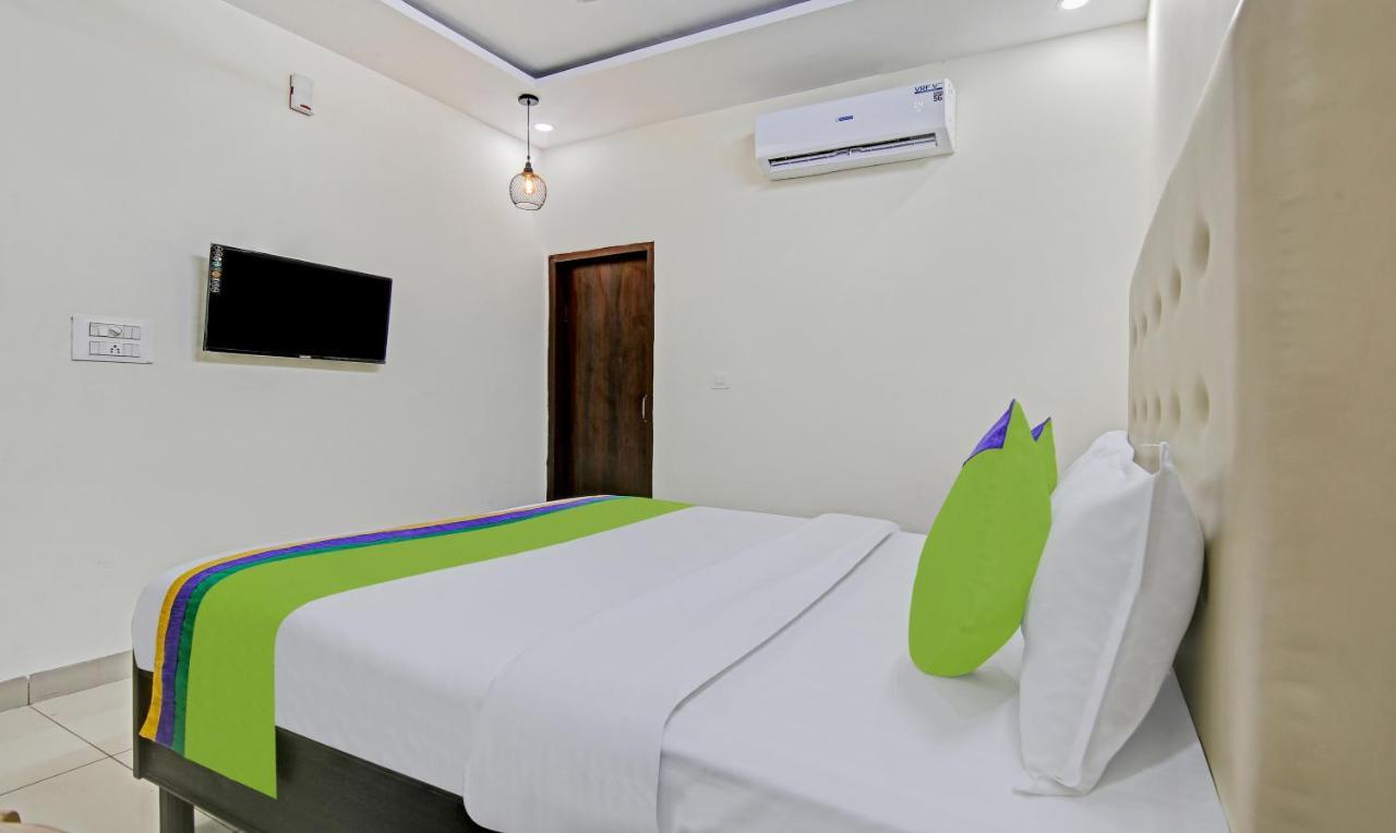 Treebo Royal Empire Adarsh Nagar, Chandigarh Otel Dış mekan fotoğraf