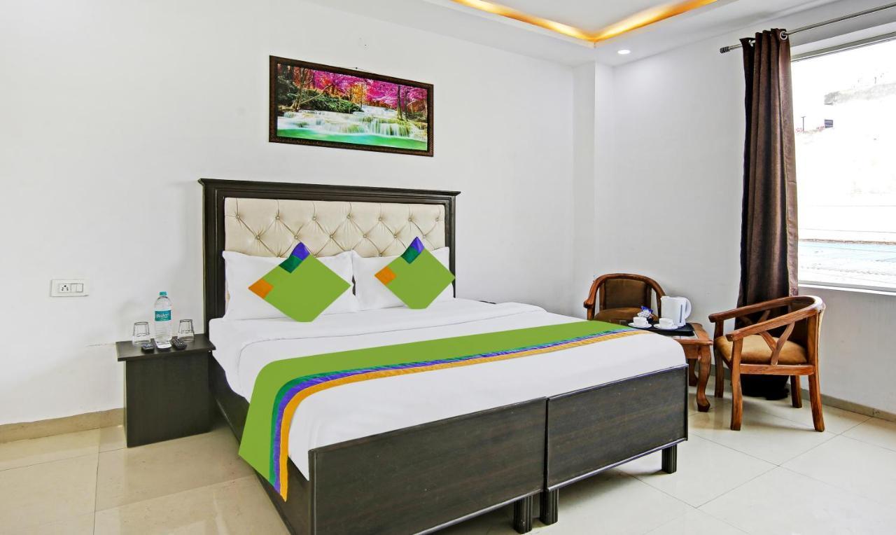 Treebo Royal Empire Adarsh Nagar, Chandigarh Otel Dış mekan fotoğraf