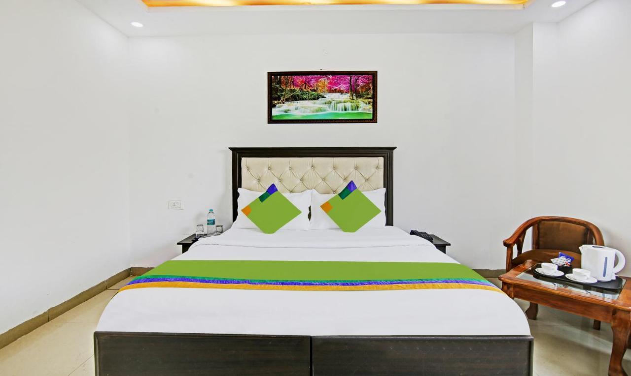 Treebo Royal Empire Adarsh Nagar, Chandigarh Otel Dış mekan fotoğraf