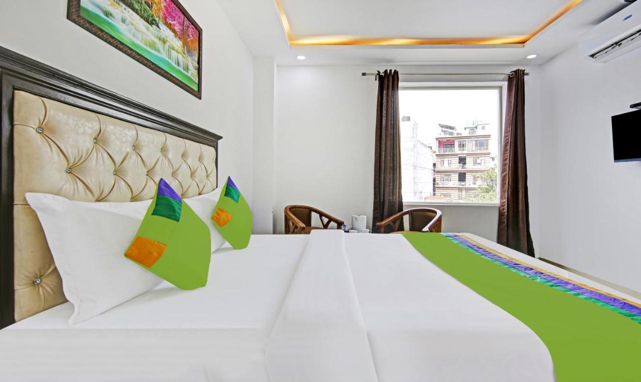 Treebo Royal Empire Adarsh Nagar, Chandigarh Otel Dış mekan fotoğraf