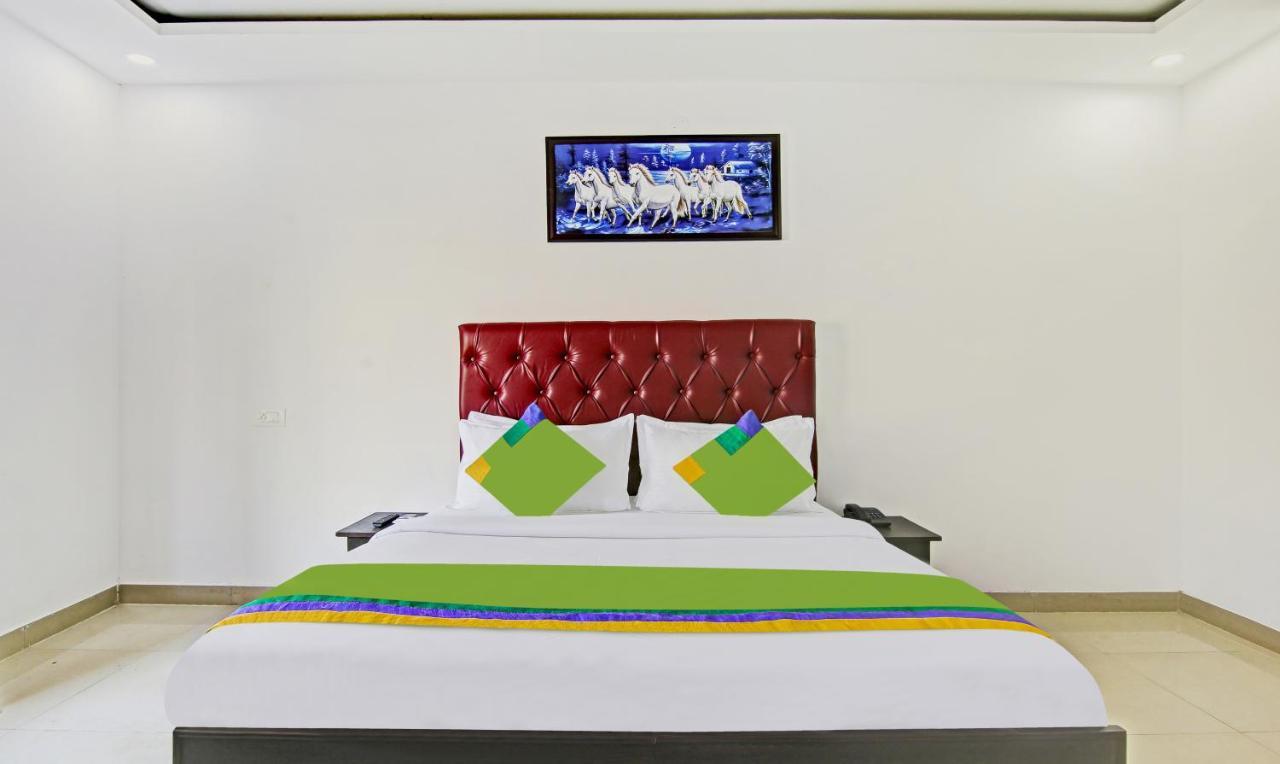 Treebo Royal Empire Adarsh Nagar, Chandigarh Otel Dış mekan fotoğraf