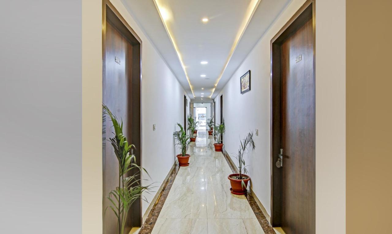 Treebo Royal Empire Adarsh Nagar, Chandigarh Otel Dış mekan fotoğraf