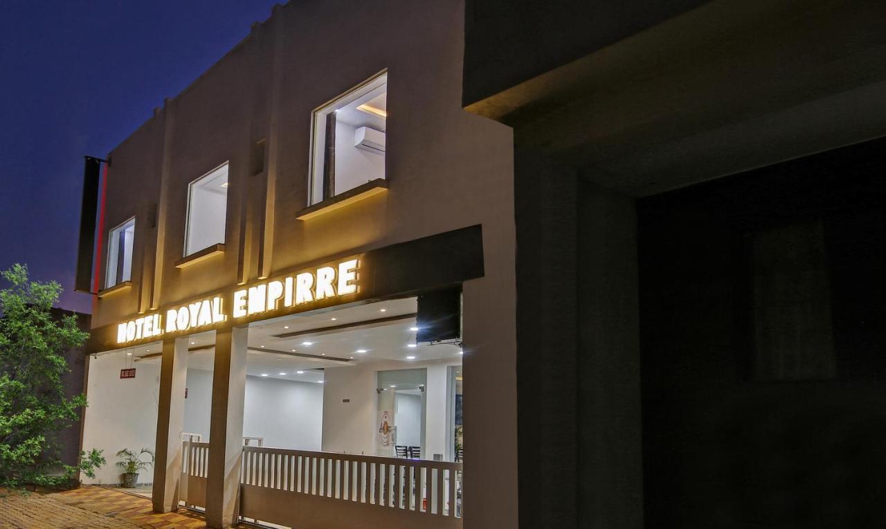 Treebo Royal Empire Adarsh Nagar, Chandigarh Otel Dış mekan fotoğraf