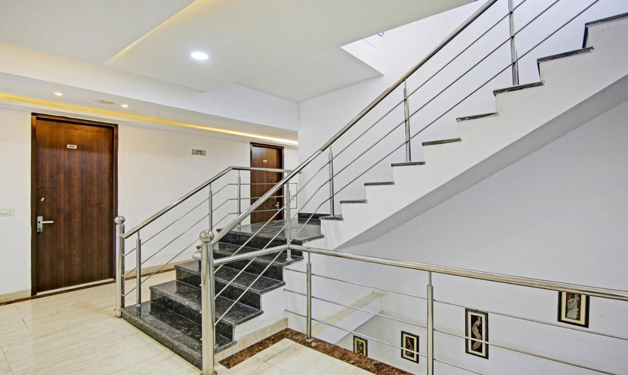 Treebo Royal Empire Adarsh Nagar, Chandigarh Otel Dış mekan fotoğraf