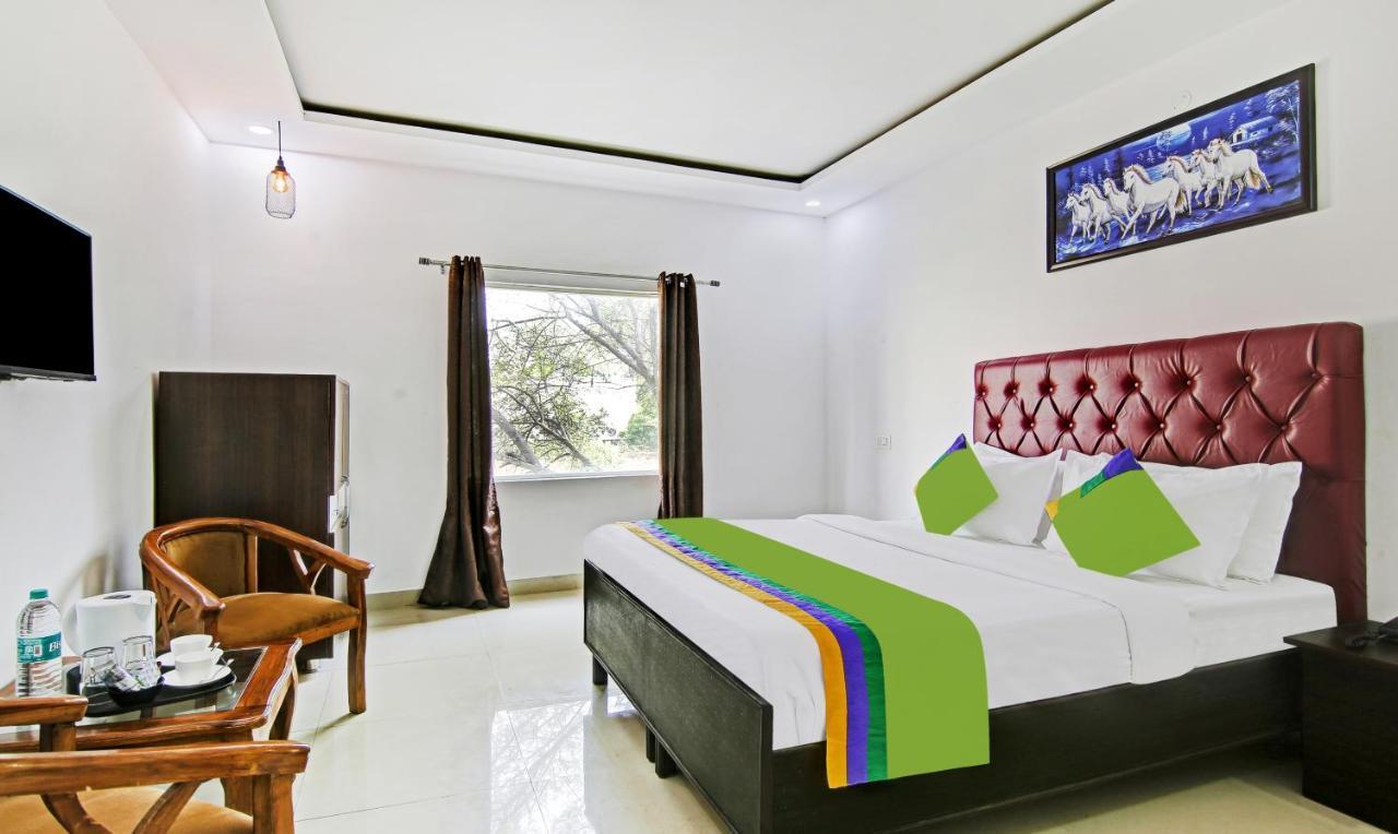 Treebo Royal Empire Adarsh Nagar, Chandigarh Otel Dış mekan fotoğraf