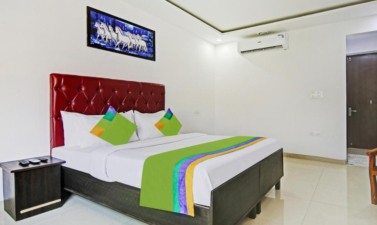 Treebo Royal Empire Adarsh Nagar, Chandigarh Otel Dış mekan fotoğraf
