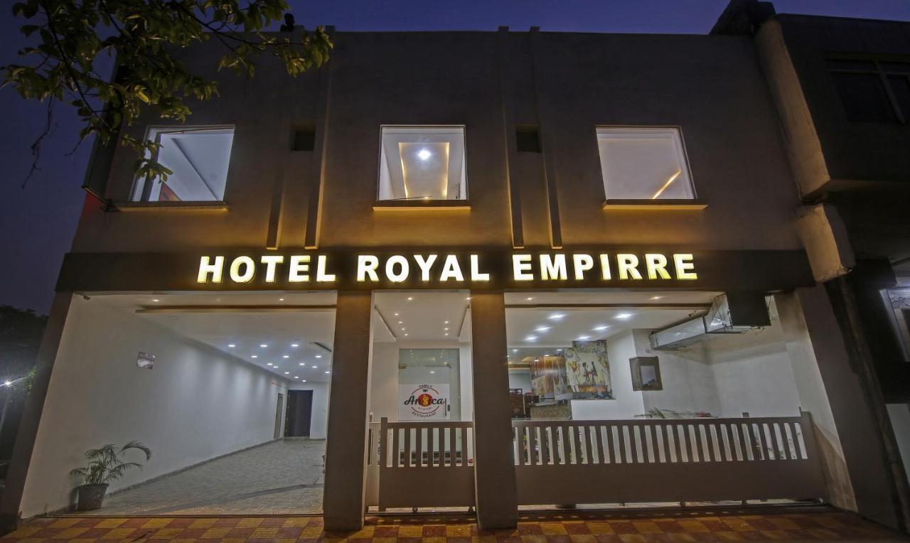 Treebo Royal Empire Adarsh Nagar, Chandigarh Otel Dış mekan fotoğraf