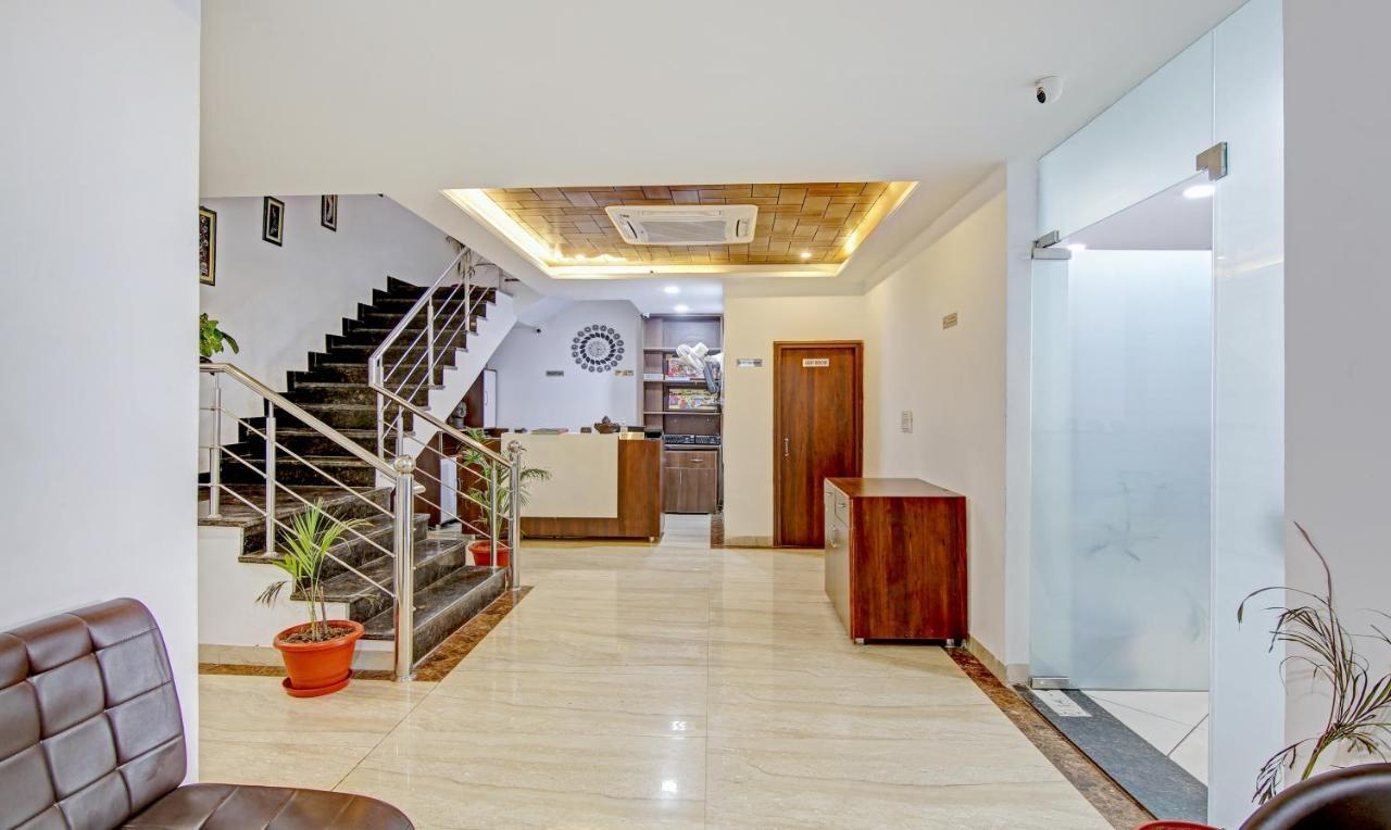 Treebo Royal Empire Adarsh Nagar, Chandigarh Otel Dış mekan fotoğraf